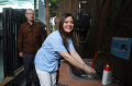 tasya-kamila-melihat-pengolahan-air-limbah-jadi-air-bersih_20220725_212002.jpg