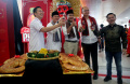 teh-pucuk-harum-x-bakul-sarinah-buka-kuliner-nusantara-di-stasiu_20231114_211730.jpg