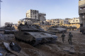 Tentara Israel Mendekati Jantung Gaza