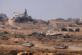 tentara-israel-mundur-keperbatasan-jalur-gaza_20240110_131909.jpg