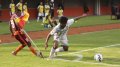 teren-owang-berebut-bola-dengan-ilham-udin-saat_20151215_174422.jpg