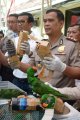 tersangka-dan-bb-penyelundupan-burung_20160426_154408.jpg