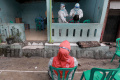 Tes PCR Massal Klaster Covid-19 di Taman Sari Jakarta Barat