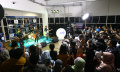 the-rain-hibur-calon-penumpang-transjakarta-di-halte-csw_20220625_204022.jpg