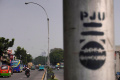 tiang-pju-di-jalan-soekarno-hatta-kota-bandung-rusak_20231109_201215.jpg
