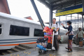 Tiket Kereta Jelang Libur Nataru di Stasiun Malang