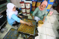 tingginya-bahan-pokok-omset-kue-lebaran-menurun_20220412_171622.jpg