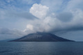 tni-al-evakuasi-warga-pulau-tagulandang-dengan-kapal-perang_20240501_194258.jpg