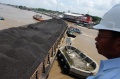Tongkang Tabrak Tiang Jembatan Ampera di Sungai Musi