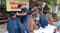 Tukang Pangkas Rambut DKapster Layani Cukur Gratis Anak Panti