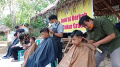 Tukang Pangkas Rambut DKapster Layani Cukur Gratis Anak Panti
