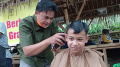 Tukang Pangkas Rambut DKapster Layani Cukur Gratis Anak Panti