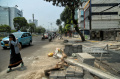 tumpukan-material-di-kawasan-pedestrian-matraman_20231107_212943.jpg