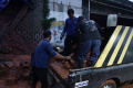 Turap Dinding Ruas Toll Bintaro Longsor