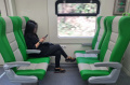 uji-coba-ka-feeder-kereta-cepat-jakarta-bandung_20230930_203343.jpg