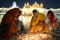 Umat Hindu India Rayakan Diwali
