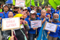 Unjuk Rasa Buruh di Gedung Sate Tuntut UMK Naik
