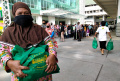 unpar-dan-ika-unpar-bagi-1000-paket-sembako-kepada-warga_20220422_172110.jpg