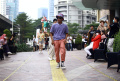 urbanasia-citayam-fashion-week-2022-di-lotte-shopping-avenue_20220828_193830.jpg