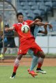 Vava Mario Yagalo Kontrol Bola Dibayangi Pemain Persela