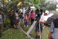 velove-kaligis-dan-dolken-syuting-film-hujan-bulan-juni_20170523_111820.jpg