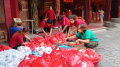 vihara-nimmala-boen-san-bio-bagikan-takjil-gratis_20220410_161121.jpg