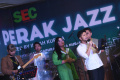 Wagub Jatim Emil Dardak Bernyanyi di Tanjung Perak Jazz 2022