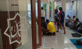 Warga Bersih-bersih Musola Sambut Ramadan 1443 H