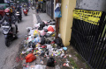 warga-buang-sampah-sembarangan-di-jalan-sayuran-bandung_20240426_193333.jpg