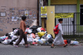 warga-buang-sampah-sembarangan-di-jalan-sayuran-bandung_20240426_193335.jpg