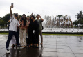 Warga Jakarta Habiskan Malam Tahun Baru 2023 di Ancol