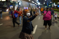 Warga Menikmati Malam Muda Mudi Usai Pencabutan PPKM