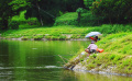 Warga Menjaring dan Memancing Ikan di Danau Tiga Raksa