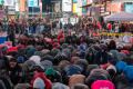 Warga Muslim AS Khusyuk Salat Tarawih di Times Square