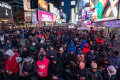 Warga Muslim AS Khusyuk Salat Tarawih di Times Square