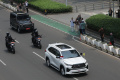 warga-sambut-iring-irigan-paus-fransiskus-di-jakarta_20240903_133807.jpg