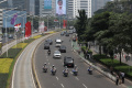 warga-sambut-iring-irigan-paus-fransiskus-di-jakarta_20240903_133902.jpg