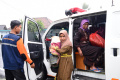 Warga Supiturang Lumajang Mengungsi Akibat Erupsi Gunung Semeru