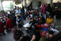 warga-terdampak-kebakaran-mengungsi-di-stasiun-manggarai_20240813_203322.jpg