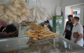 Warteg Kembali Layani Makan Di Tempat