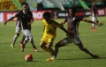 Yogi Rahadian Berebut Bola Dengan Choi Hyun Yeon 