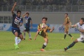 Yogi Rahadian Dihadang Kiper Dwi Kuswanto