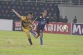 Yogi Rahadian Melepas Tendangan Membuahkan Gol 