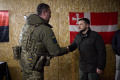 zelensky-kepertahanan-garis-depan-pertempuran-di-kupyansk_20240220_084945.jpg
