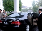 jaksa_agung-dengan_mobil_baru_461.jpgjaksa_agung-salaman_dengan_busyro.jpgjaksa_agung_-dan_seluruh_penegak_hukum-sby.jpgjaksa_agung-dikerubungi_wartawan.jpgjaksa_agung-salaman_dengan_darmono.jpg