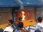 Loket_tiket_dibakar1.jpgLoket_tiket_dibakar_21.jpgLoket_tiket_dibakar_31.jpg