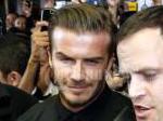 20111128_Pesepakbola_David_Beckham_Tiba_di_Jakarta.jpgbeckham_senyum_ke_fans.jpg20111128_David_Beckham_Menyapa_Pendukungnya.jpg20111128DAN06BECHKAM.jpg