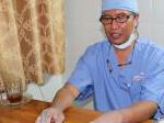 dokter_tunjukkan_paku.jpgrontgen_paku.jpgbocah_berpaku.jpgSyafira_digendong.jpg