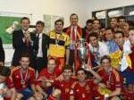 20120702_PESTA_KEMENANGAN_SPANYOL_91352.jpg20120702_INIESTA_BERBINCANG_5878.jpg20120702_FOTO_TROFI_3903_21.jpg20120702_135899767SJ00074_Spain_v_It_6490_2.jpg20120702_Iniesta_Cium_Piala_41611.jpg