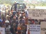 aksi_agra_11.jpg<pf>aksiagra_21.jpg<pf>aksi_agra_31.jpg
